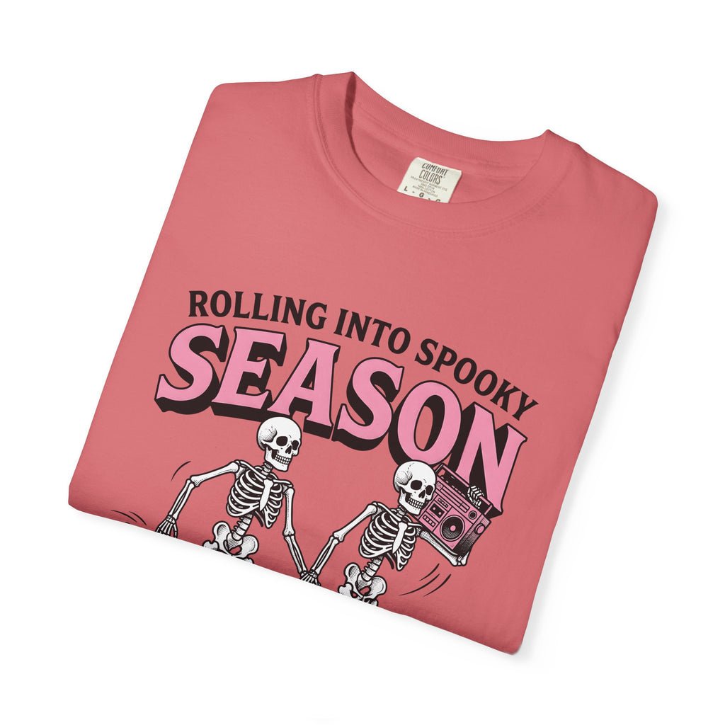 Skull Roller Skate T-Shirt Halloween Celebration Gift Women Vintage T-Shirt Roller Skating T-Shirt Spooky Fan Retro T-Shirt