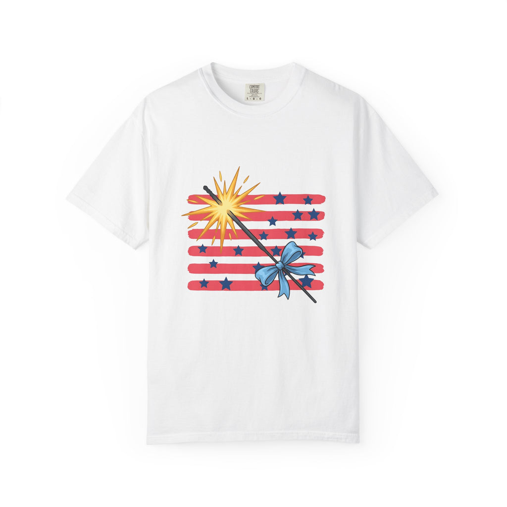 Sparkler Flag T-Shirt 4th Of July Celebration Gift Women Patriotic T-Shirt Wave Banner T-Shirt Independence Day Fan American T-Shirt Party Graphic