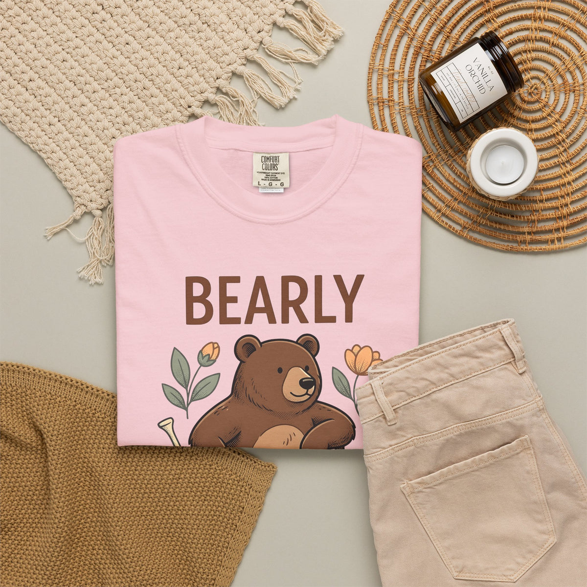 Bear Golf T-Shirt Golf Wildlife Gift Women Comic T-Shirt Teddy T-Shirt Golfer Fan Cartoon T-Shirt Animal Graphic Retro Floral T-Shirt