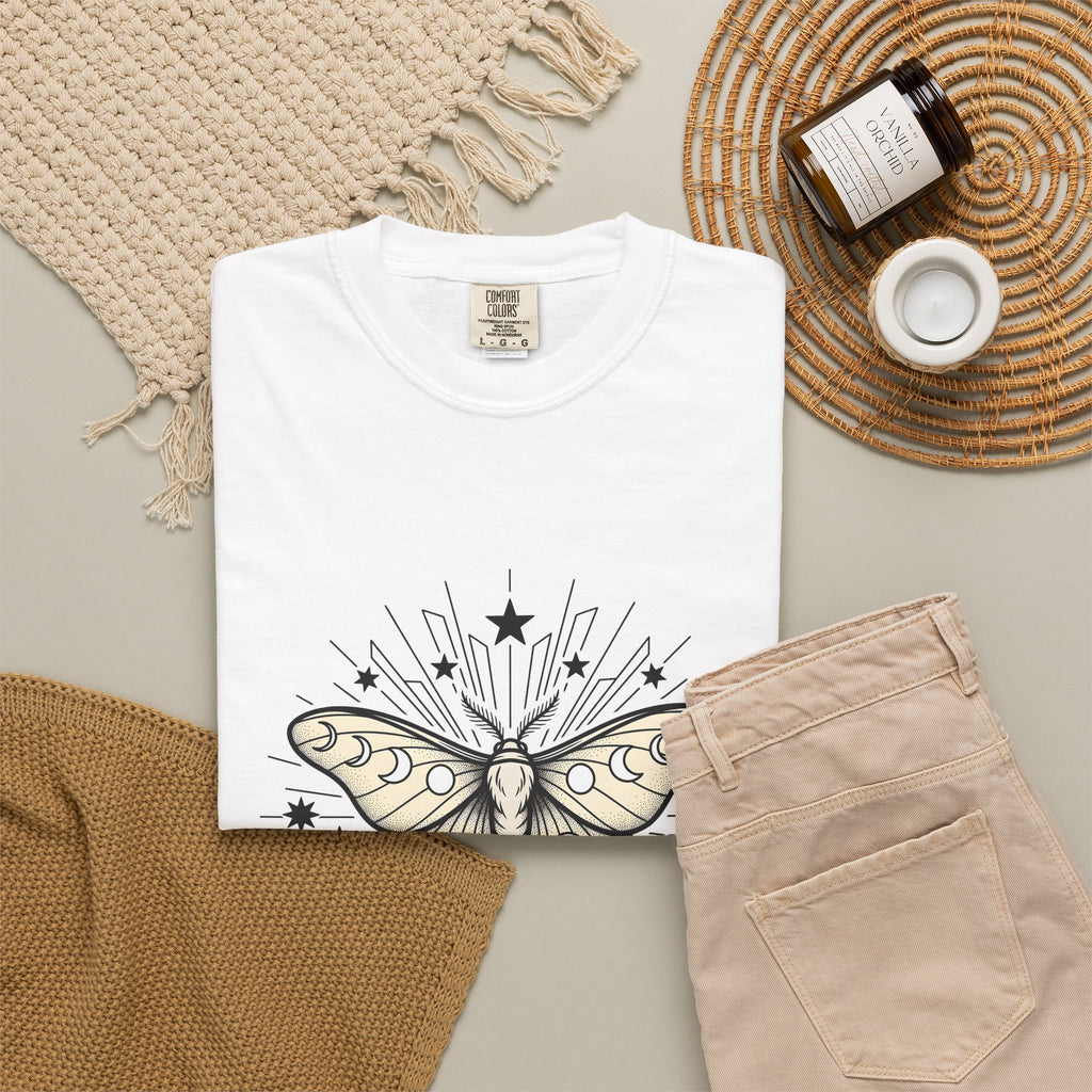 Luna Moth T-Shirt Boho Chic Zodiac Gift Women Outline T-Shirt Actias Luna T-Shirt Hippie Fan Hand Drawn T-Shirt Astrology Graphic Retro Star Shapes
