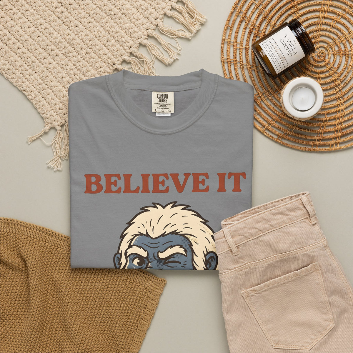 Abominable Snowman Face T-Shirt Christmas Jokes Gift Women Comic T-Shirt Yeti T-Shirt Xmas Fan Cartoon T-Shirt Pun Graphic Retro Holiday Lights