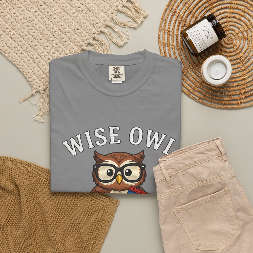 Owl Glasses T-Shirt Teachers Education Gift Women Cartoon T-Shirt Spectacles T-Shirt Educator Enthusiast Comic T-Shirt Learning Graphic Vintage