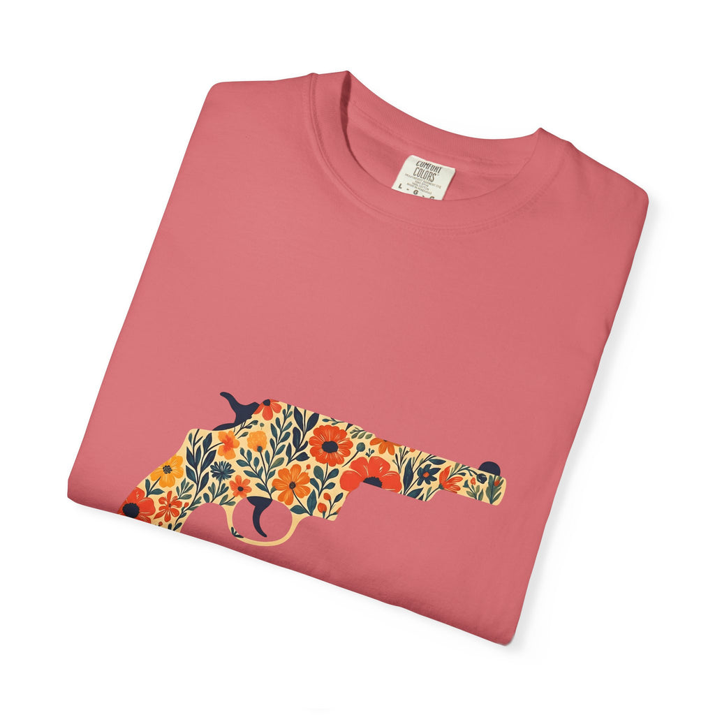 Floral Pistol T-Shirt Cowgirl Western Gift Women Boho T-Shirt Gun T-Shirt Rodeo Fan Hippie T-Shirt Country Graphic Minimal Wildflowers T-Shirt