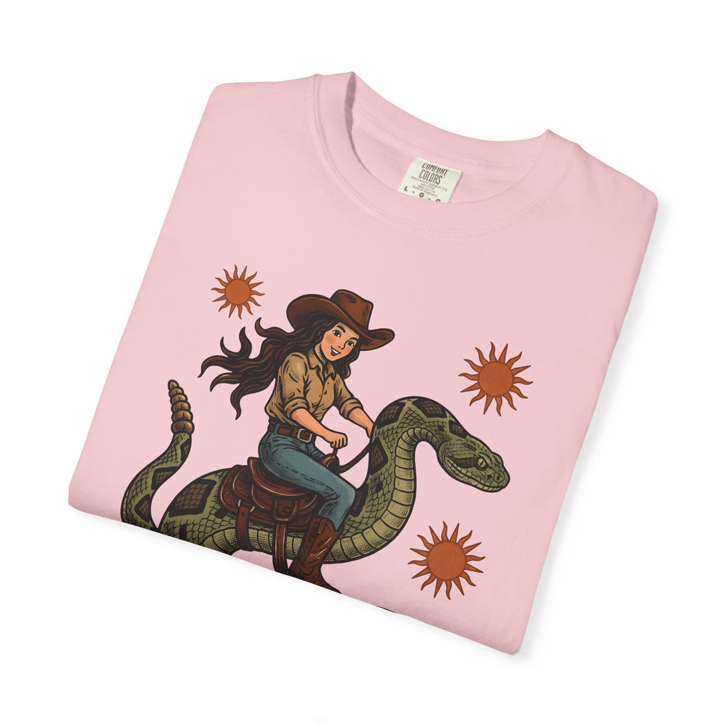 Cowgirl Serpent T-Shirt Cowgirl Wildlife Gift Women Cowboy T-Shirt Snake T-Shirt Rodeo Fan Western T-Shirt Animal Graphic Retro Sunshine T-Shirt
