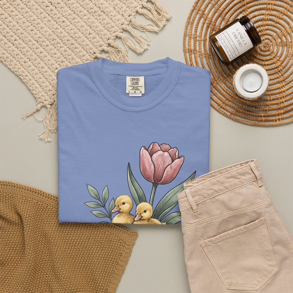 Baby Ducks Watering Pot T-Shirt Easter Garden Gift Women Sketch T-Shirt Duckling T-Shirt Spring Fan Doodle T-Shirt Gardening Graphic Retro Flower