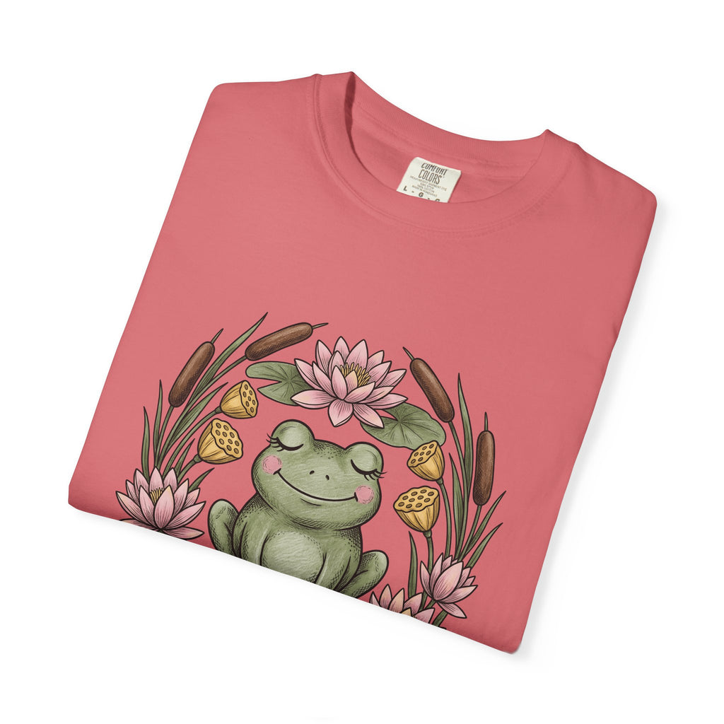 Frog Lotus Blossom T-Shirt Boho Chic Environment Gift Women Line Art T-Shirt Toad T-Shirt Bohemian Fan Minimalist T-Shirt Eco Graphic Distressed