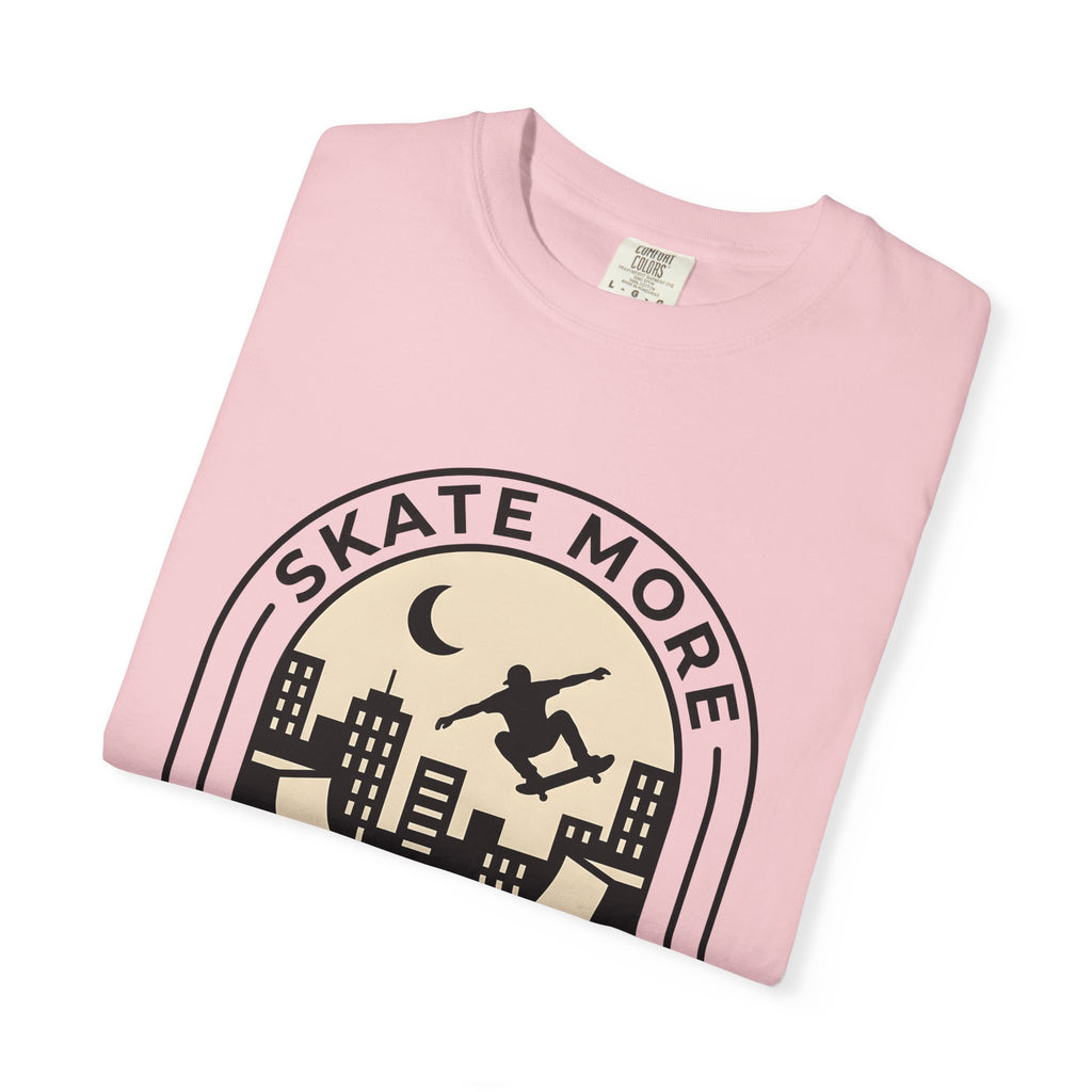 Skate Silhouette T-Shirt Skateboarding City Gift Women Modern Graphic T-Shirt Skater T-Shirt Sk8 Fan Urban Graphic Design Illustration Vintage