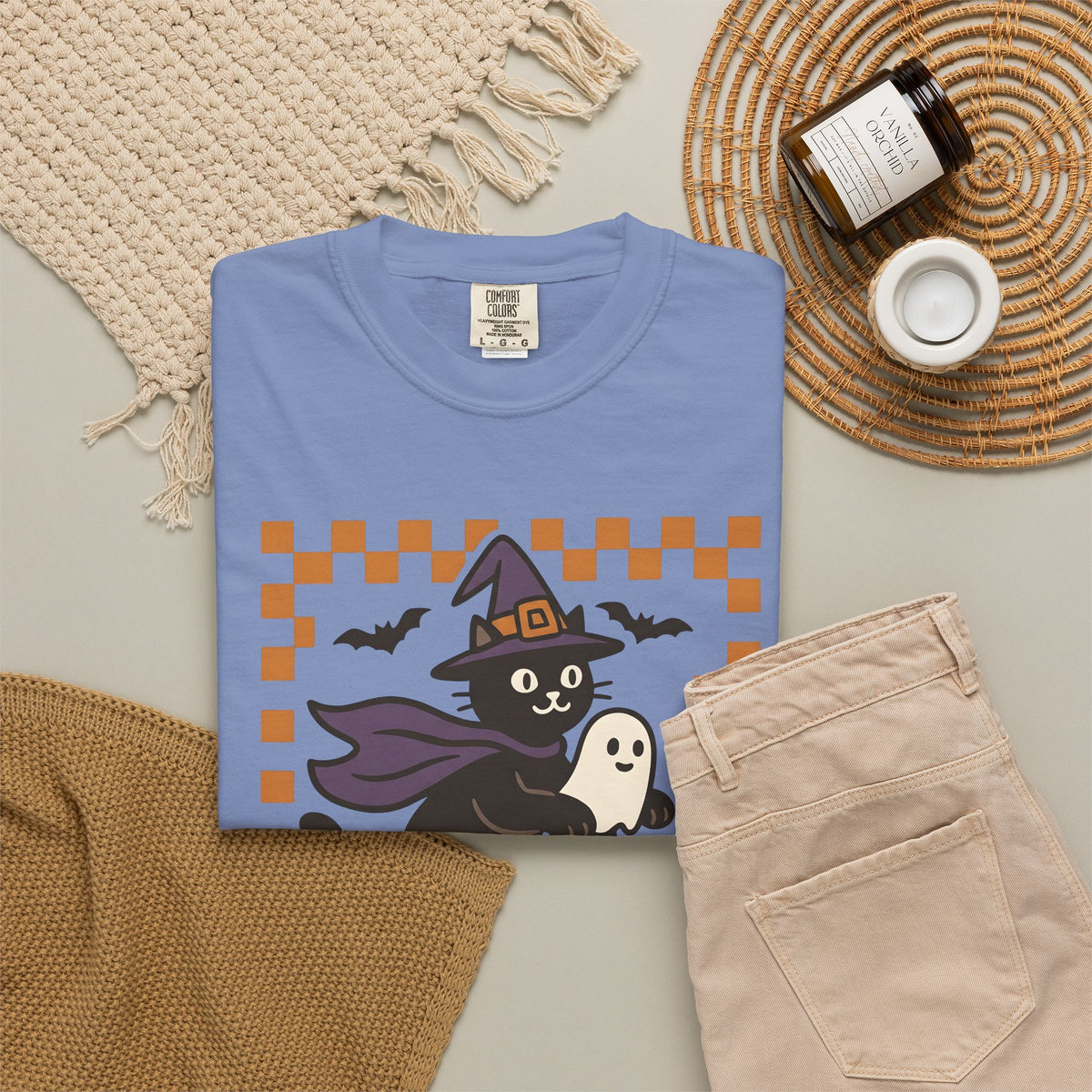 Witch Kitty Design T-Shirt Cat Holiday Gift Women Cute T-Shirt Cat Lady T-Shirt Feline Fan Kawaii T-Shirt Halloween Graphic Vintage Jack-O-Lantern
