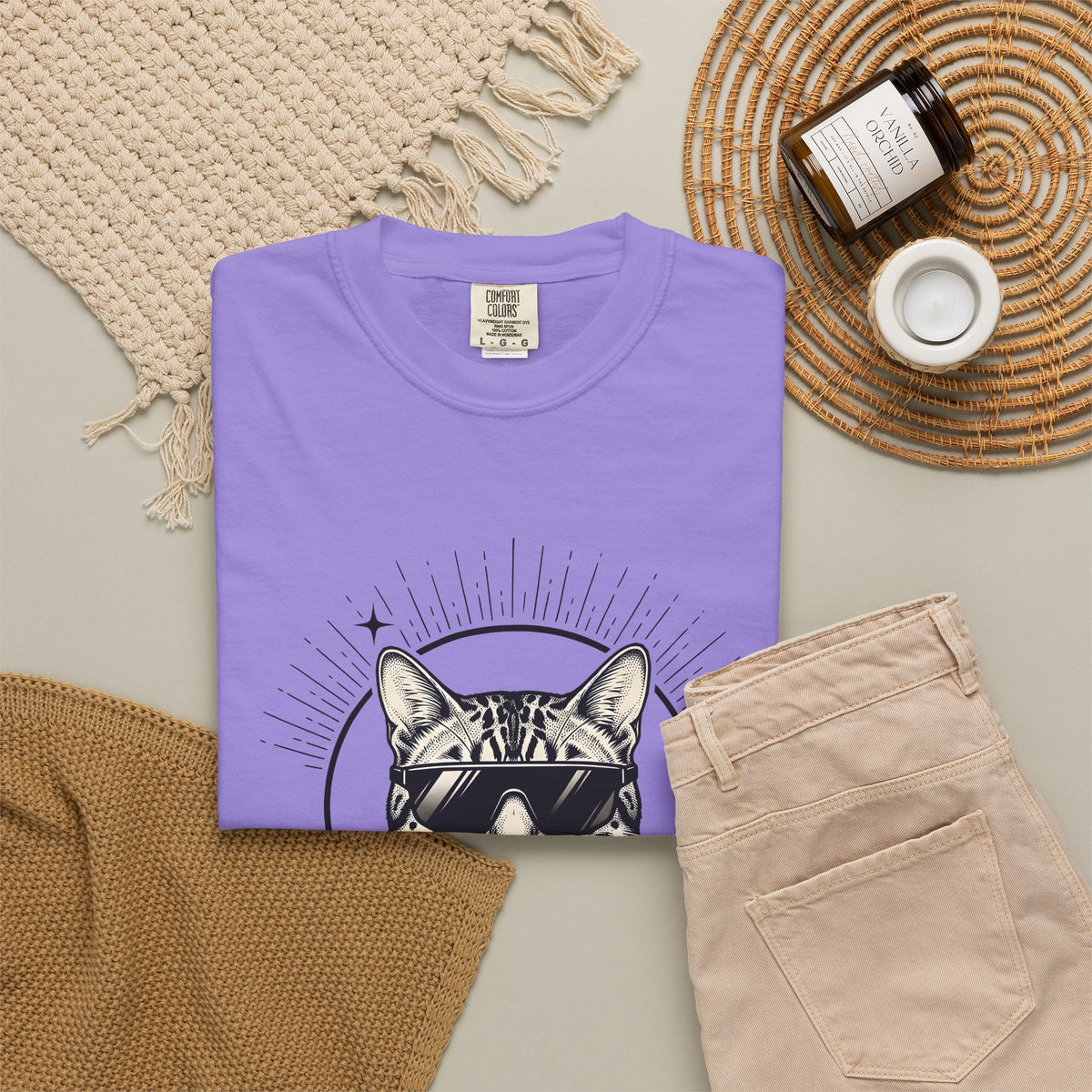 Stylish Cat T-Shirt Cat Joke Gift Women Illustrative T-Shirt Kitty T-Shirt Feline Fan Catty Graphic Old School Cool Glasses T-Shirt