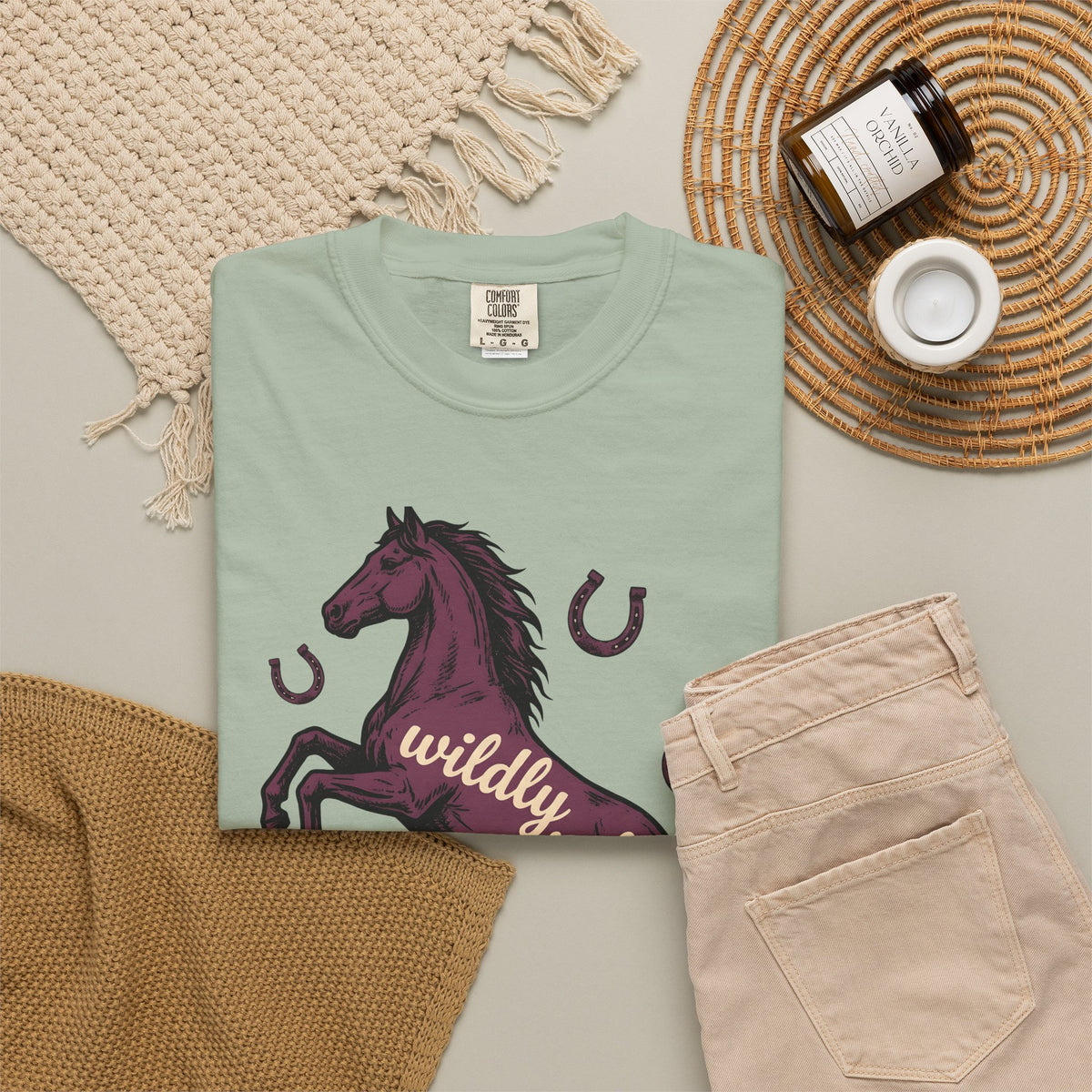 Horse Design T-Shirt Boho Chic Ranch Gift Women Classic T-Shirt Equine T-Shirt Hippie Fan Vintage T-Shirt Western Graphic Doodle Horseshoe T-Shirt