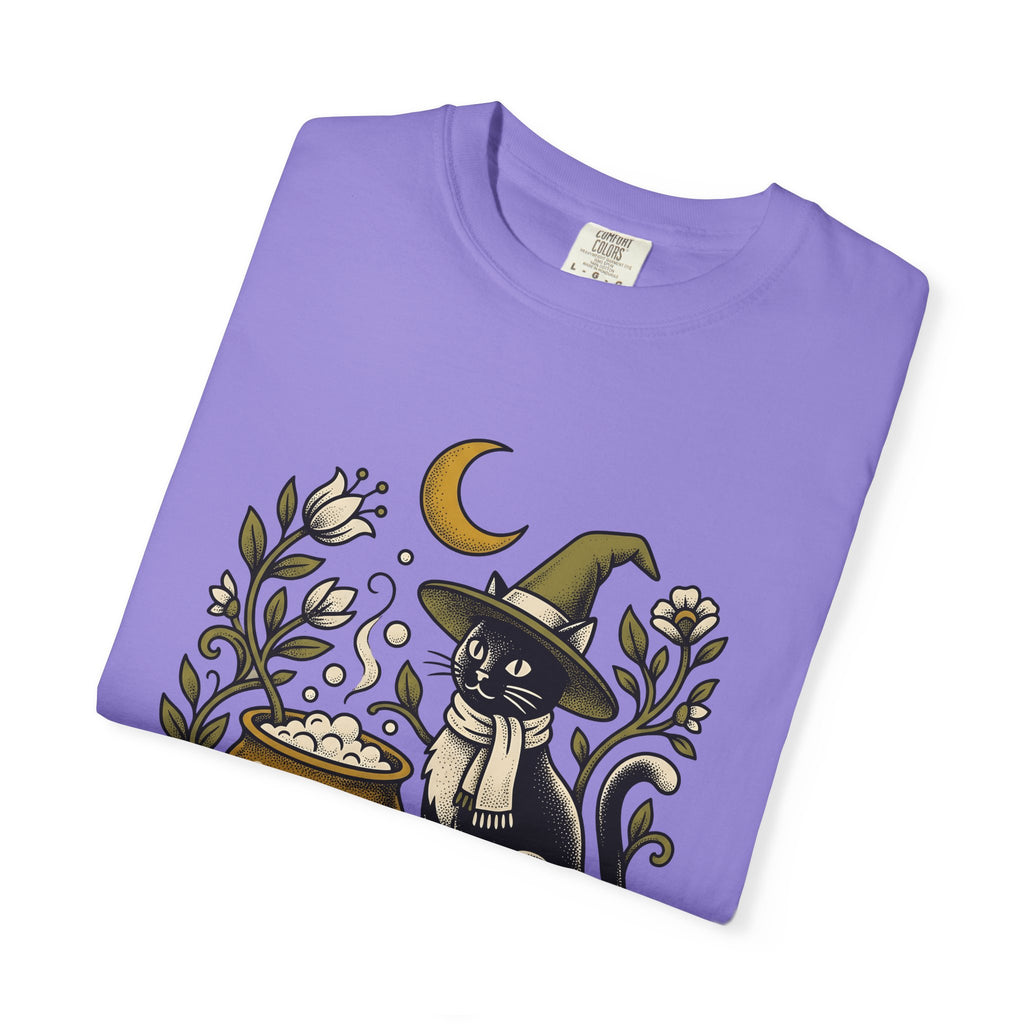 Black Cat Witch Hat Halloween Cat Gift Vintage Witch Hat Horror Fan Retro Feline T-Shirt