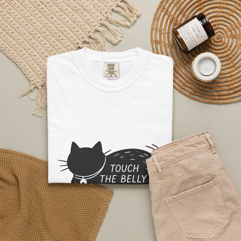 Black Feline T-Shirt Cat Fun Gift Women Flat T-Shirt Cat T-Shirt Cat Fan Minimalist T-Shirt Humorous Graphic Chic Pendant T-Shirt