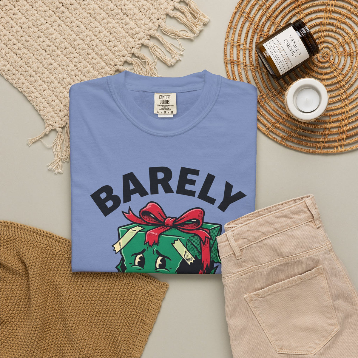 Weathered Package T-Shirt Christmas Comedy Gift Women Animated T-Shirt Parcel T-Shirt Xmas Fan Cartoon T-Shirt Humor Graphic Old School Knot T-Shirt