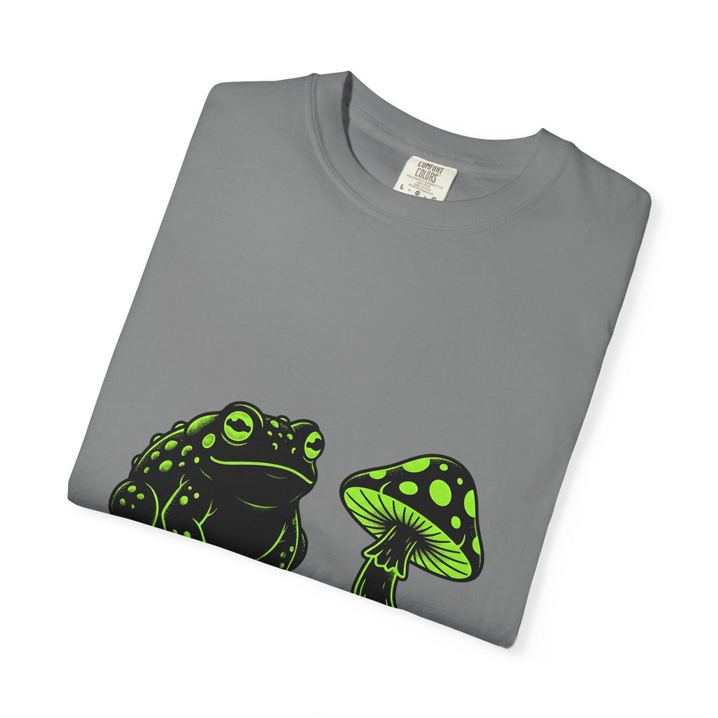 Toad Fungus T-Shirt Halloween Spells Gift Women Dark T-Shirt Chytrid T-Shirt Horror Fan Gothic T-Shirt Magic Graphic Retro Glow T-Shirt