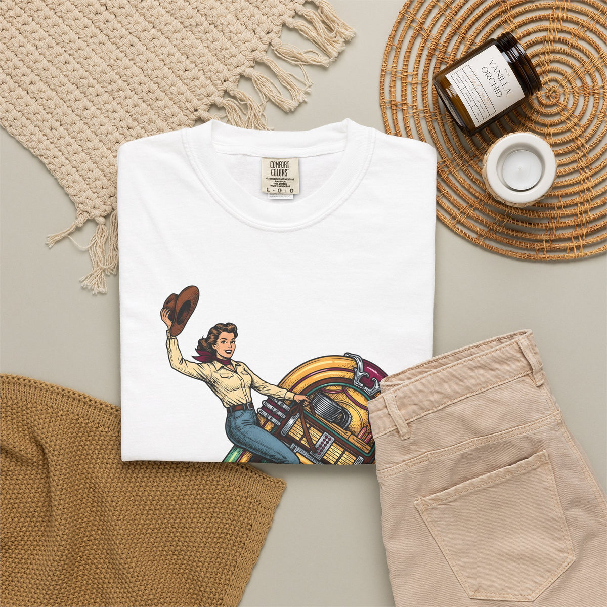 Cowgirl Jukebox T-Shirt Cowgirl Audio Gift Women Farmhouse T-Shirt Jukebox T-Shirt Cowgirl Fan Rustic T-Shirt Sound Graphic Mid Century Cowboy