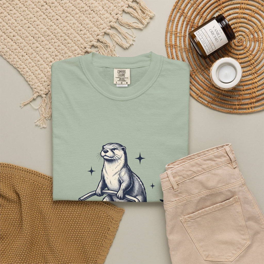 Strong Otter T-Shirt Funny Animal Gift Women Vintage T-Shirt Otter T-Shirt Humor Fan Retro T-Shirt Wildlife Graphic Hand Drawn Stars T-Shirt
