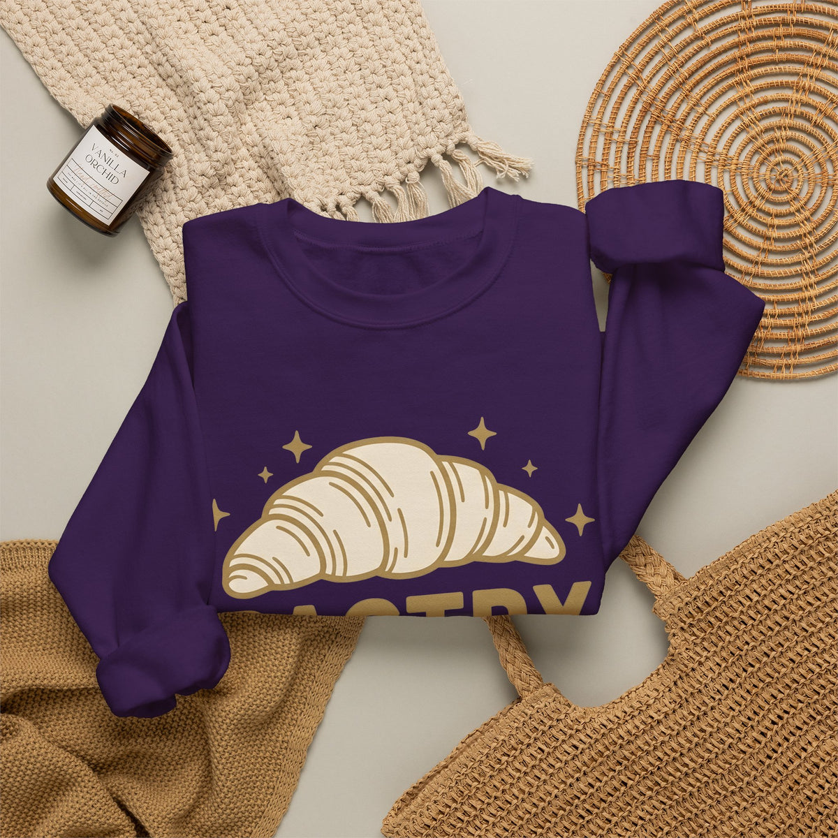 Croissant Sweatshirt Desserts Confections Gift Women Line Art Sweatshirt Pastry Sweatshirt Sweets Fan Minimalist Sweatshirt Treat Graphic Classic Glimmers