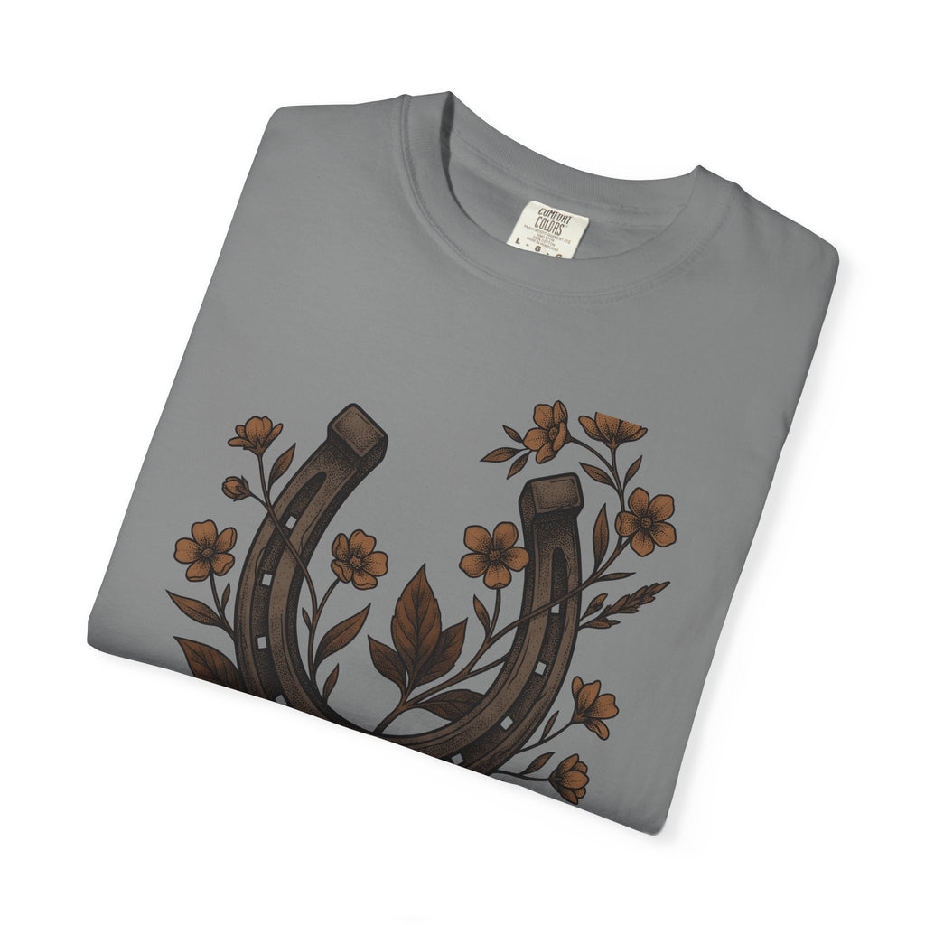 Horseshoe Blossom T-Shirt Cowgirl Bohemian Gift Women Sketch T-Shirt Lucky Clover T-Shirt Cowgirl Fan Hand Drawn T-Shirt Hippie Graphic Prairie