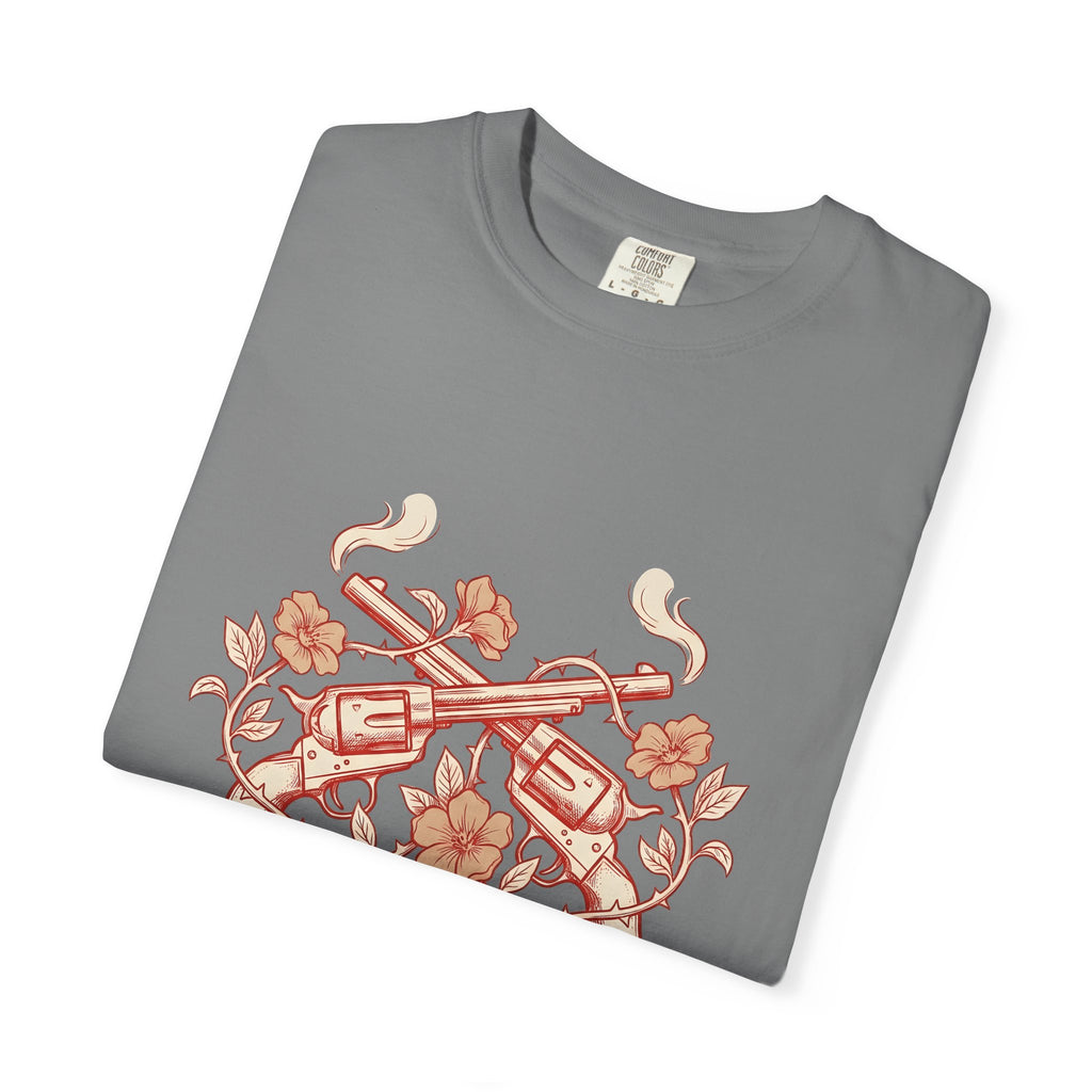 Crossed Six Shooters T-Shirt Cowgirl Rodeo Gift Women Old School T-Shirt Pistols T-Shirt Cowboy Fan Gunslinger T-Shirt Rodeo Graphic Line Art