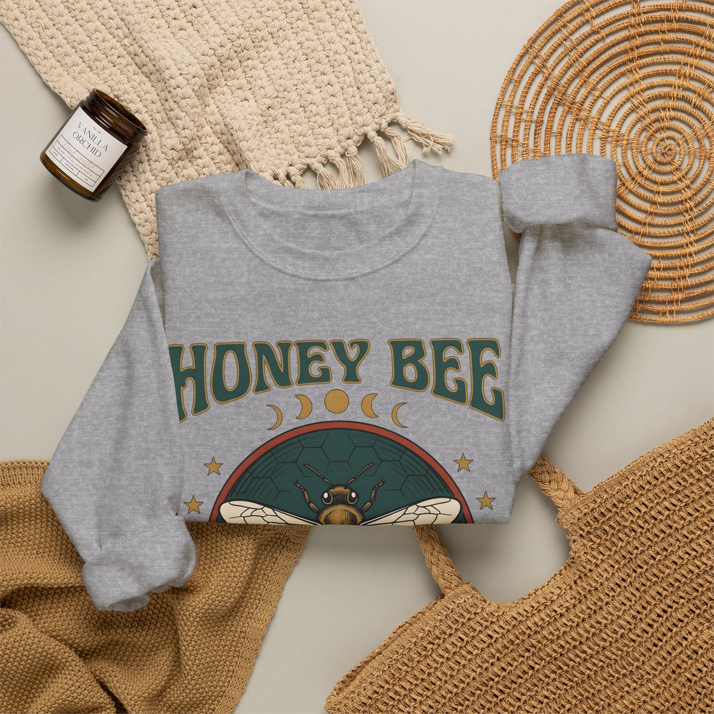 Honey Bee Sweatshirt Boho Chic Nature Gift Women Vintage Sweatshirt Bee Sweatshirt Bohemian Fan Distressed Graphic Illustration Retro Stars Sweatshirt