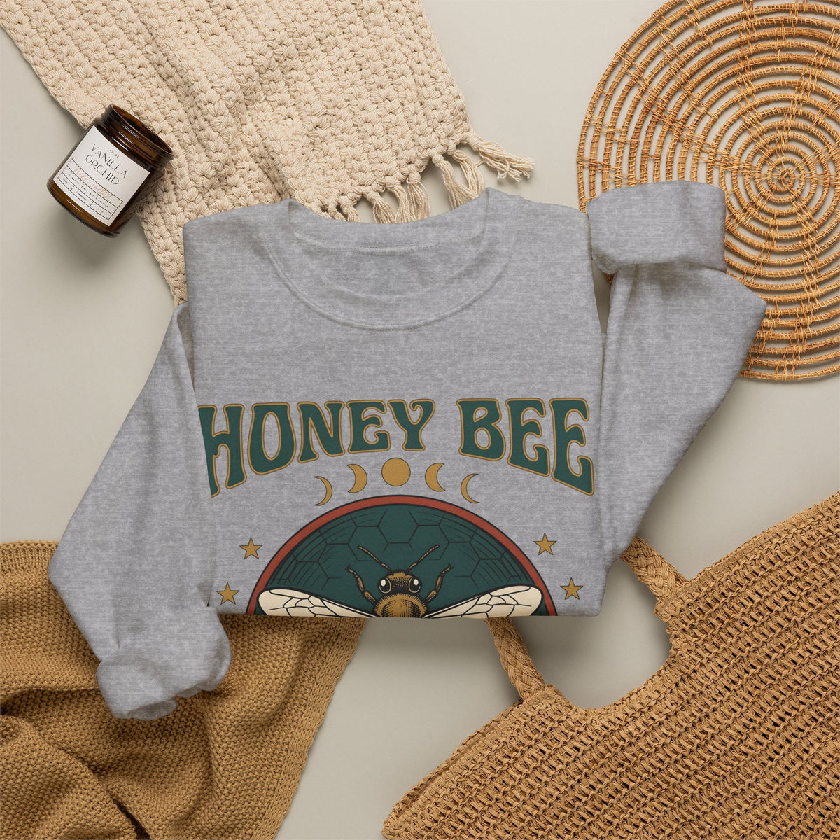 Honey Bee Sweatshirt Boho Chic Nature Gift Women Vintage Sweatshirt Bee Sweatshirt Bohemian Fan Distressed Graphic Illustration Retro Stars Sweatshirt