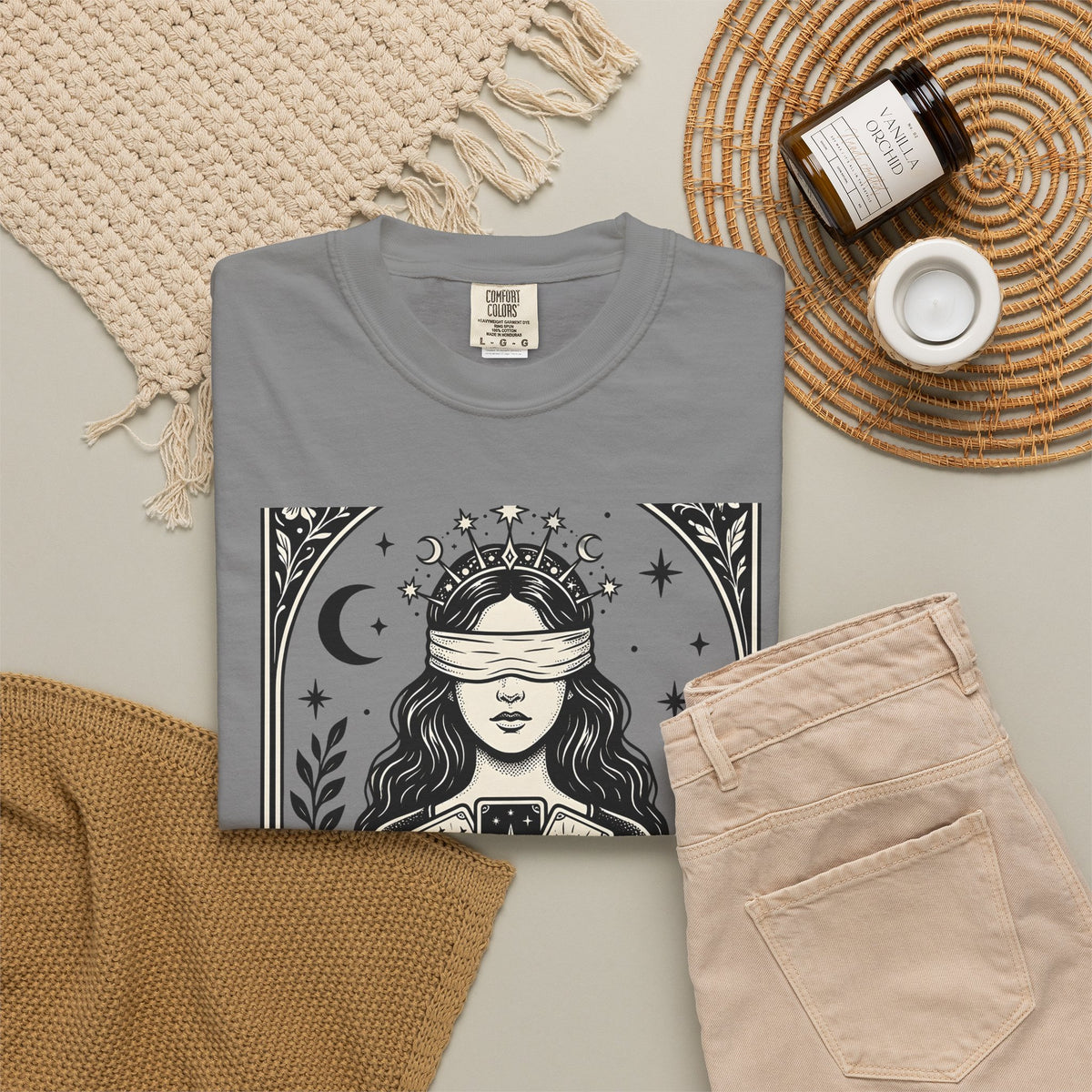 Tarot Card Reader T-Shirt Boho Chic Spiritual Gift Women Mystical T-Shirt Fortune Teller T-Shirt Bohemian Enthusiast Esoteric Graphic Spiritual