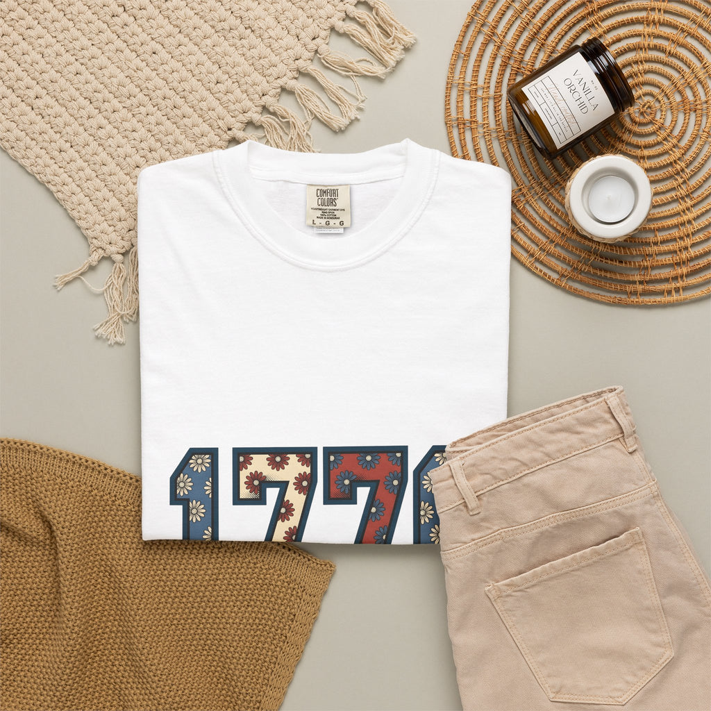 Floral Numerals T-Shirt 4th Of July Freedom Gift Women Vintage T-Shirt Number T-Shirt Independence Fan Distressed Graphic T-Shirt Retro Daisy