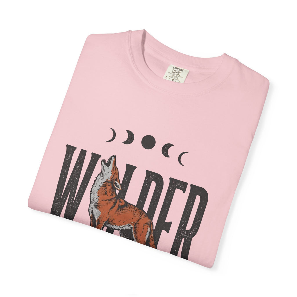 Howling Wolf T-Shirt Boho Chic Nature Gift Women Vintage T-Shirt Wolf T-Shirt Bohemian Fan Retro T-Shirt Environmental Graphic Hand Drawn Moon