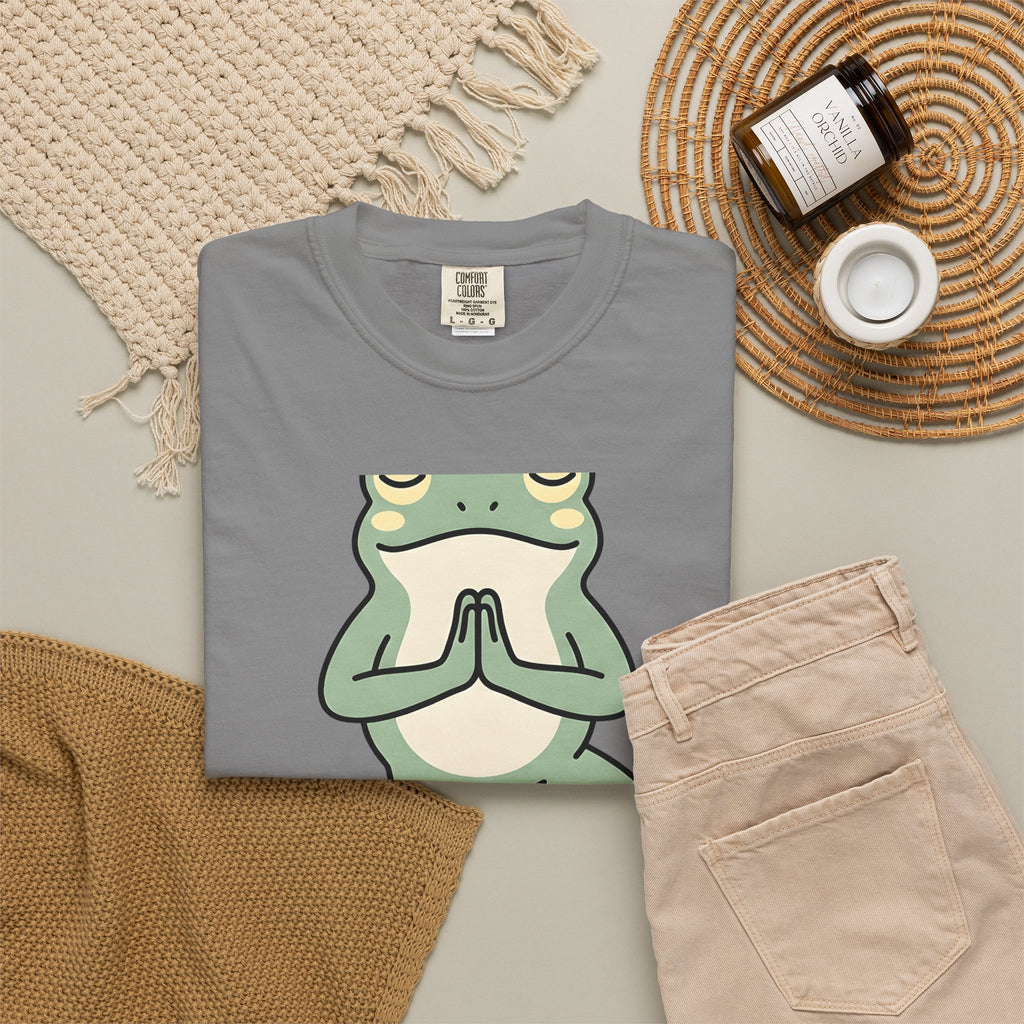 Yoga Frog T-Shirt Yoga Nature Gift Women Sketch T-Shirt Toad T-Shirt Yoga Enthusiast Drawing Illustration Wildlife Graphic Clean Standing Pose