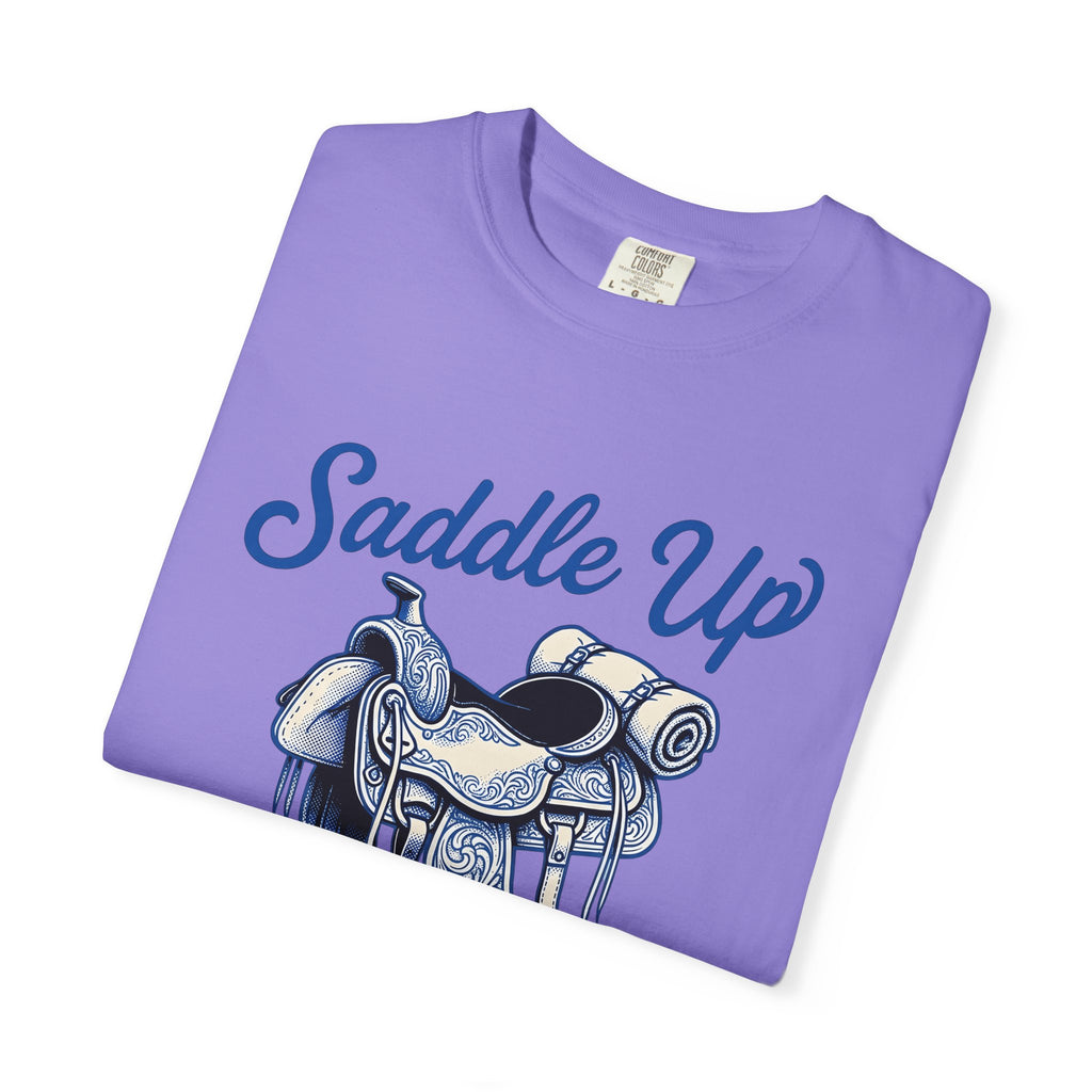 Western Saddle Cowgirl Western Gift Vintage Saddle Cowboy Fan Rodeo Country Hand Drawn Bedroll T-Shirt