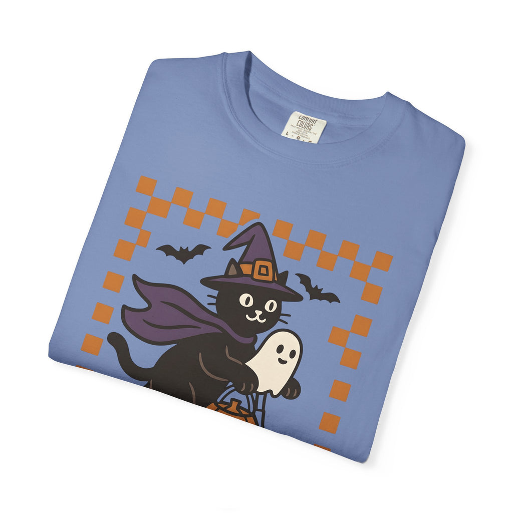 Witch Kitty Design T-Shirt Cat Holiday Gift Women Cute T-Shirt Cat Lady T-Shirt Feline Fan Kawaii T-Shirt Halloween Graphic Vintage Jack-O-Lantern