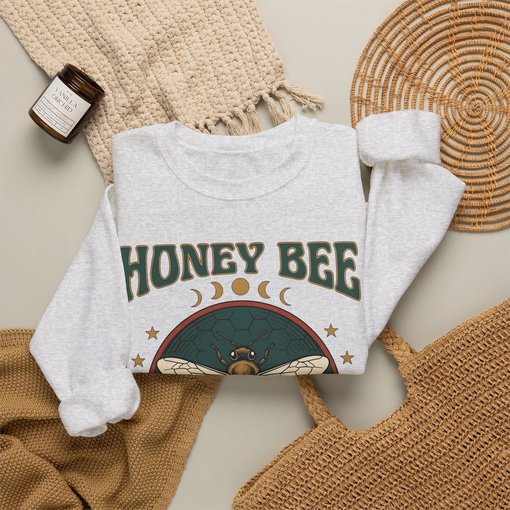 Honey Bee Sweatshirt Boho Chic Nature Gift Women Vintage Sweatshirt Bee Sweatshirt Bohemian Fan Distressed Graphic Illustration Retro Stars Sweatshirt