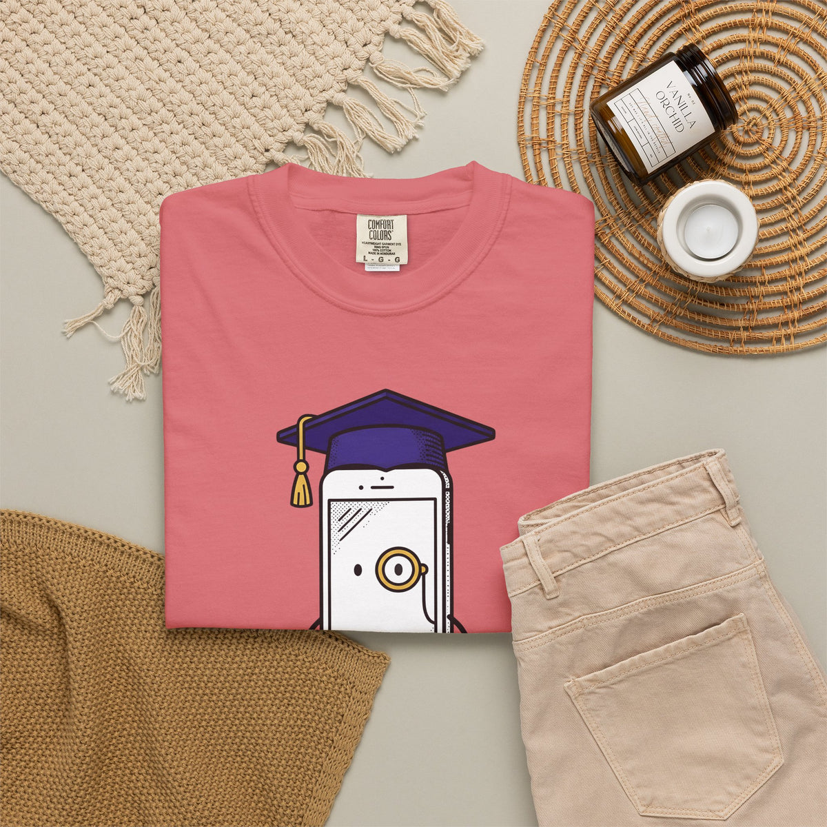 Cellphone Mascot T-Shirt Funny Commencement Gift Women Comic T-Shirt Phone Mascot T-Shirt Humor Fan Cartoon T-Shirt Graduation Graphic Sketch