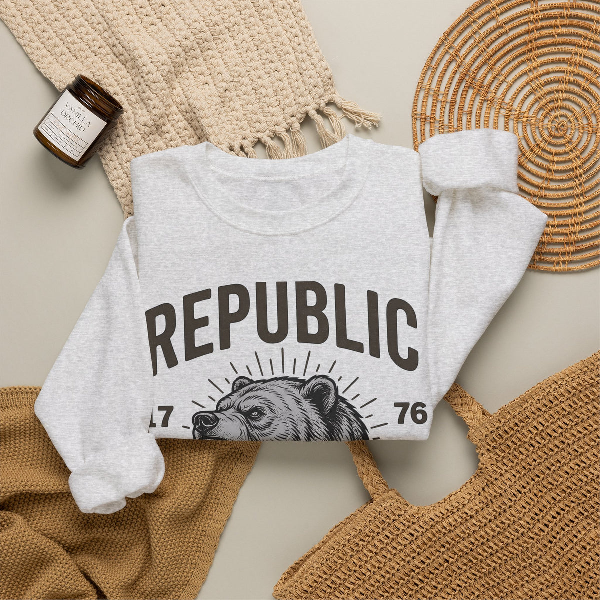 Bear Face Sweatshirt America Flag Gift Women Retro Sweatshirt Ursine Sweatshirt Patriot Fan Vintage Sweatshirt Banner Graphic Sketch Arrow Sweatshirt