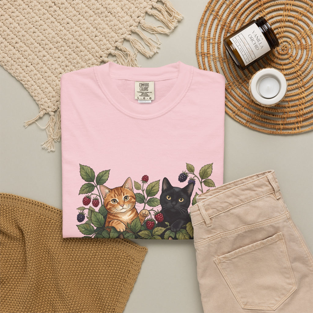 Kittens Berries T-Shirt Cat Garden Gift Women Flower T-Shirt Cats T-Shirt Cat Fan Floral T-Shirt Botanical Graphic Retro Foliage T-Shirt