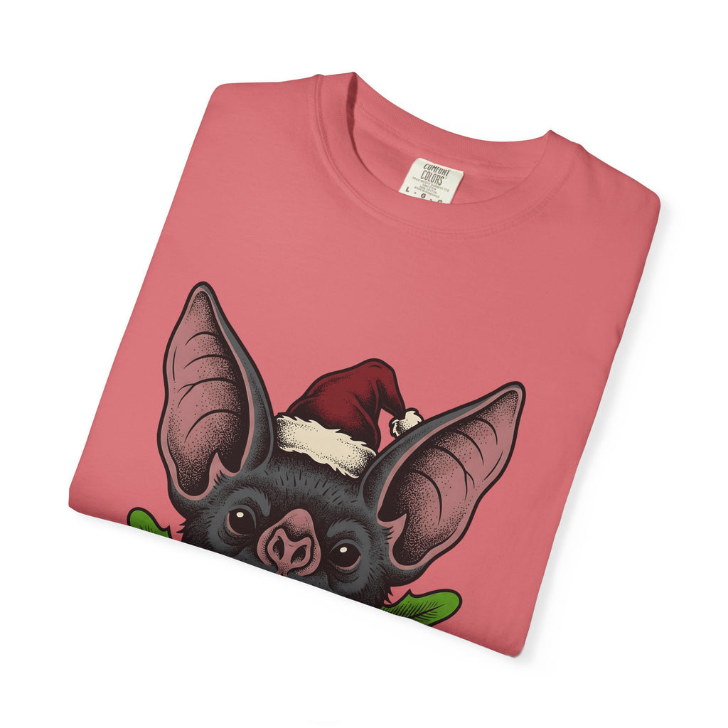 Bat Christmas Hat T-Shirt Christmas Alternative Gift Women Traditional T-Shirt Santa Hat T-Shirt Xmas Fan Vintage T-Shirt Gothic Graphic Retro