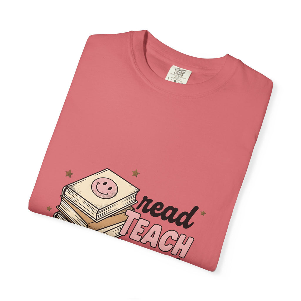Stacked Books Teachers Reading Gift Cartoon Book Pile Educator Enthusiast Comic Literacy Retro T-Shirt