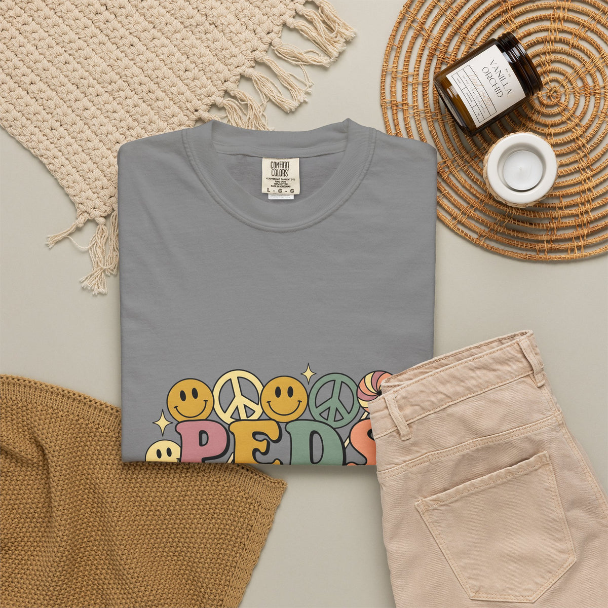 Happy Face Peace Symbol T-Shirt Nurses Kids Gift Women Cartoon T-Shirt Smiley T-Shirt Nurse Enthusiast Comic T-Shirt Youth Graphic Vintage Candy
