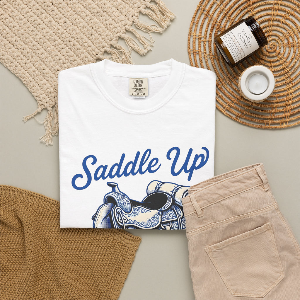 Western Saddle Cowgirl Western Gift Vintage Saddle Cowboy Fan Rodeo Country Hand Drawn Bedroll T-Shirt