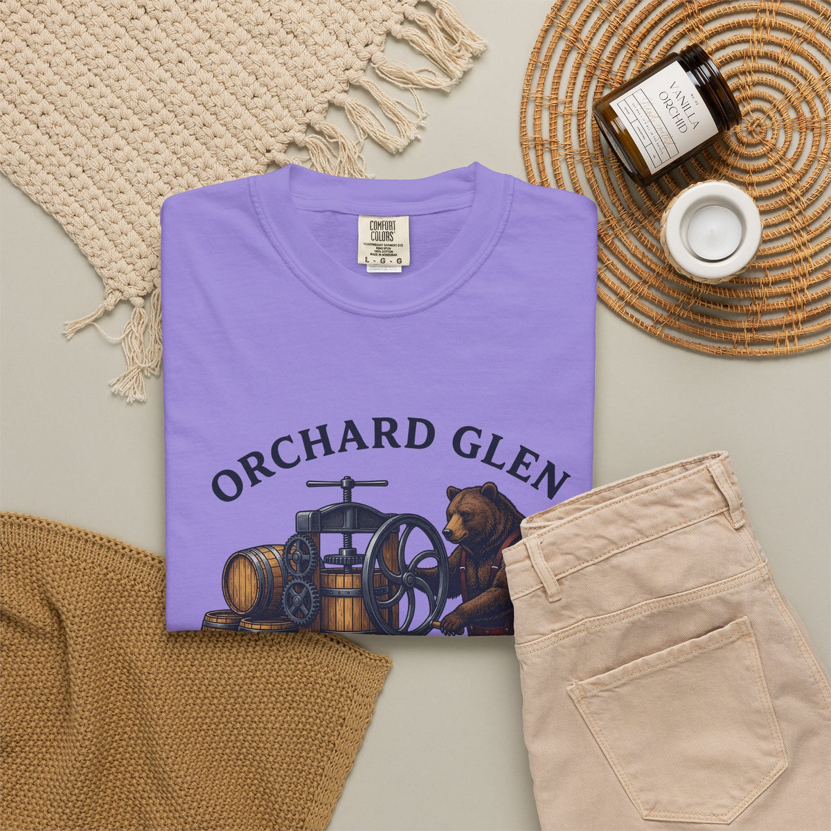 Bear Cider Machine T-Shirt Christmas Leaves Gift Women Old Fashioned T-Shirt Cider Press T-Shirt Xmas Fan Vintage T-Shirt Foliage Graphic Ink