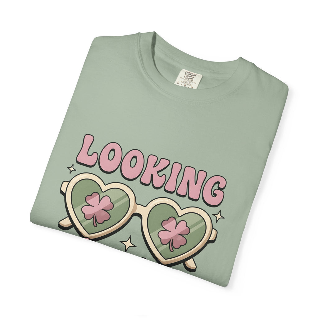 Heart Glasses T-Shirt St Patrick's Day Event Gift Women Sweet T-Shirt Specs T-Shirt Holiday Fan Spectacles T-Shirt Party Graphic Classic Shamrock