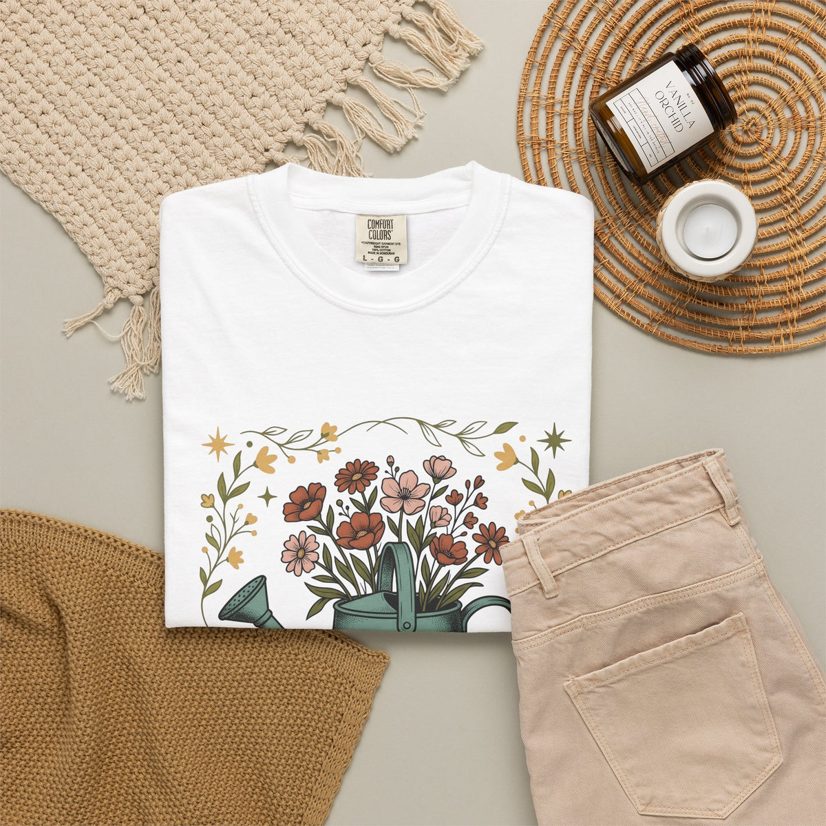 Watering Can Bouquet T-Shirt Teacher Horticulture Gift Women Line Art T-Shirt Flower Arrangement T-Shirt Educator Enthusiast Illustration Design