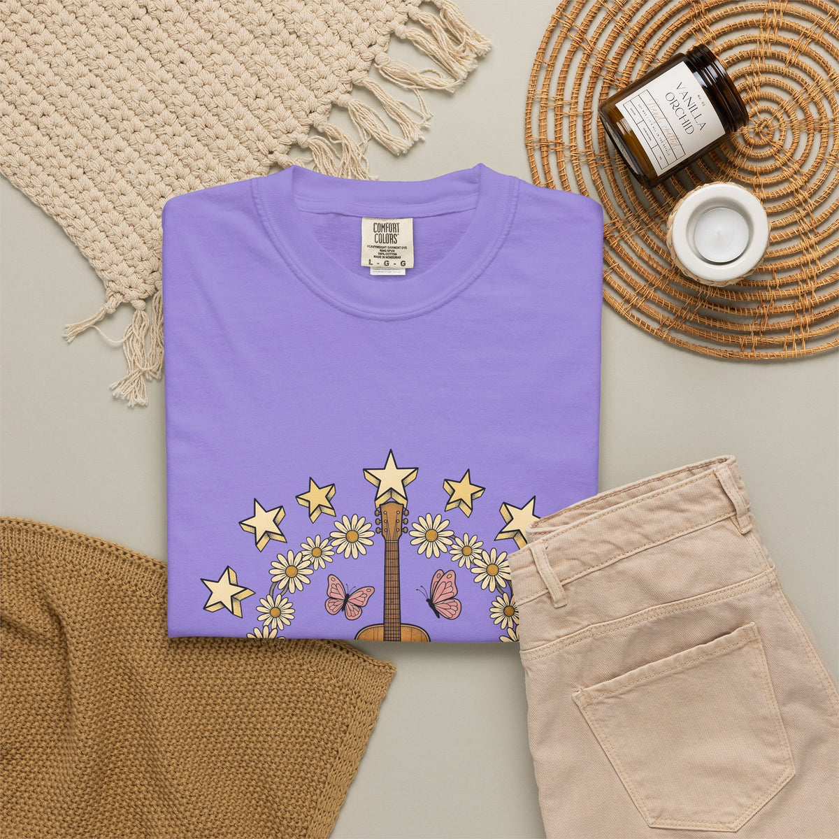 Acoustic Guitar T-Shirt Cowgirl Music Gift Women Boho T-Shirt Guitar T-Shirt Cowboy Fan Boho Chic T-Shirt Melody Graphic Vintage Daisies T-Shirt