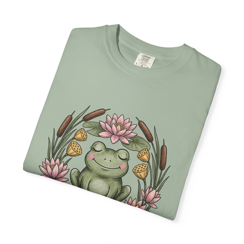 Frog Lotus Blossom T-Shirt Boho Chic Environment Gift Women Line Art T-Shirt Toad T-Shirt Bohemian Fan Minimalist T-Shirt Eco Graphic Distressed