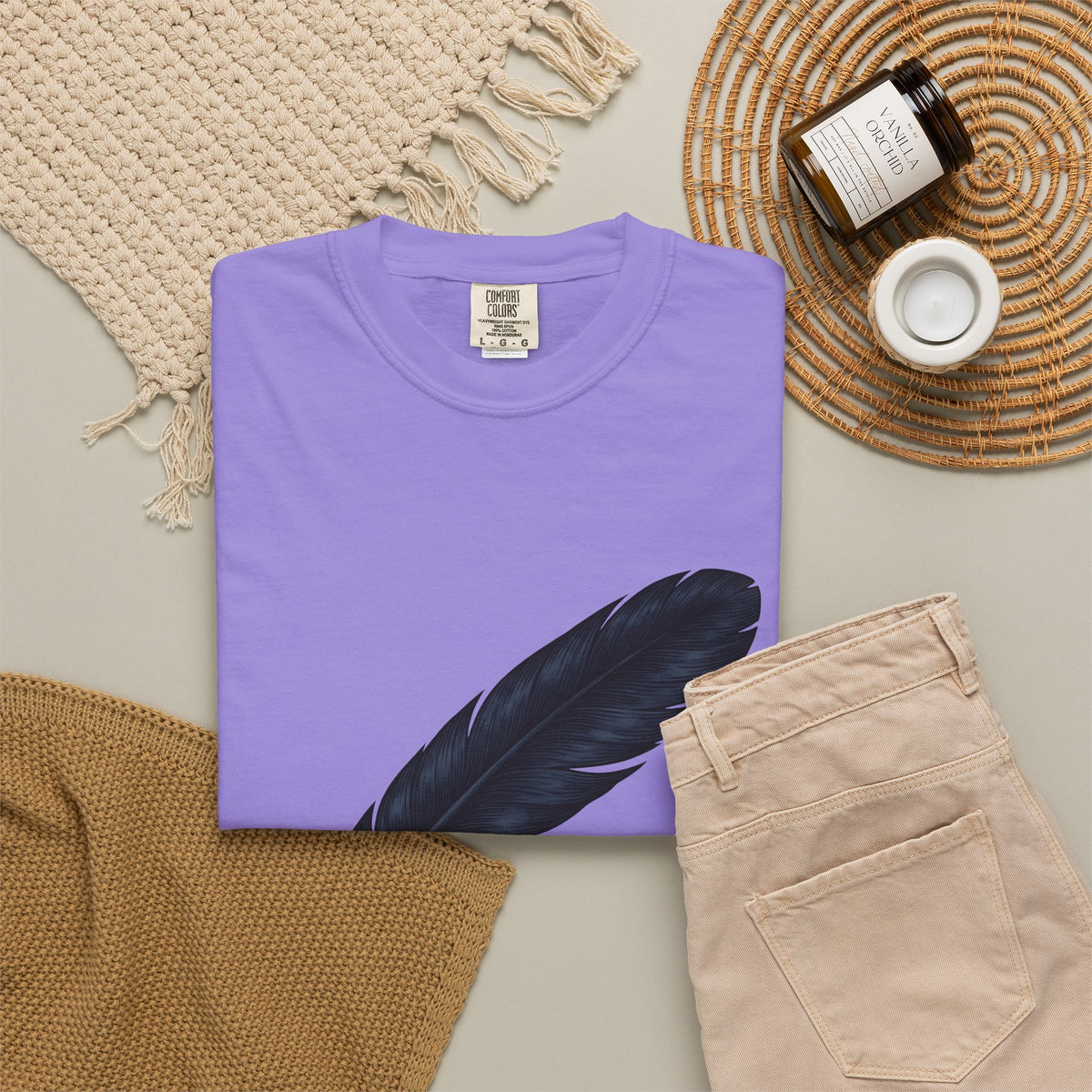 Feather Charm T-Shirt Boho Chic Spiritual Gift Women Retro T-Shirt Charm T-Shirt Bohemian Enthusiast Vintage T-Shirt Mystical Graphic Sketch Bow