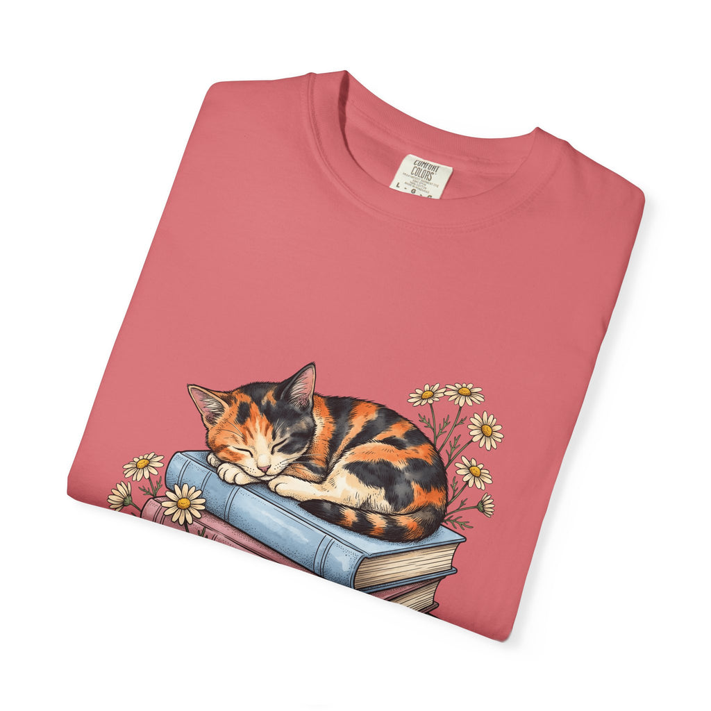 Calico Cat T-Shirt Cat Floral Gift Women Hand Drawn T-Shirt Kitten T-Shirt Cat Fan Illustrated Graphic Vintage Books T-Shirt