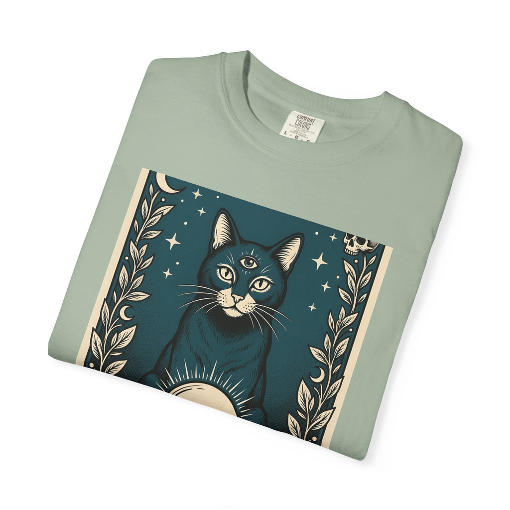 Mystic Cat T-Shirt Boho Chic Witchcraft Gift Women Tarot T-Shirt Kitty T-Shirt Bohemian Fan Occult Graphic Vintage Crystal Ball T-Shirt