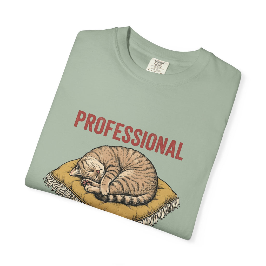 Resting Cat T-Shirt Cat Comedy Gift Women Classic T-Shirt Kitten T-Shirt Feline Fan Cat T-Shirt Humor Graphic Doodle Headrest T-Shirt
