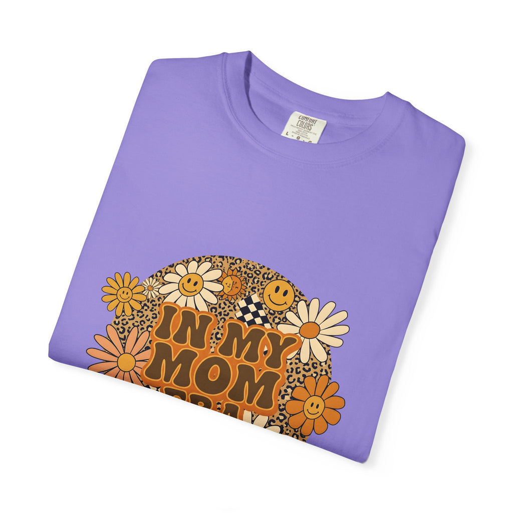Smiley Flowers T-Shirt Moms Aesthetic Gift Women Boho T-Shirt Happy Face T-Shirt Motherhood Enthusiast Hippie T-Shirt Visual Design Retro Leopard