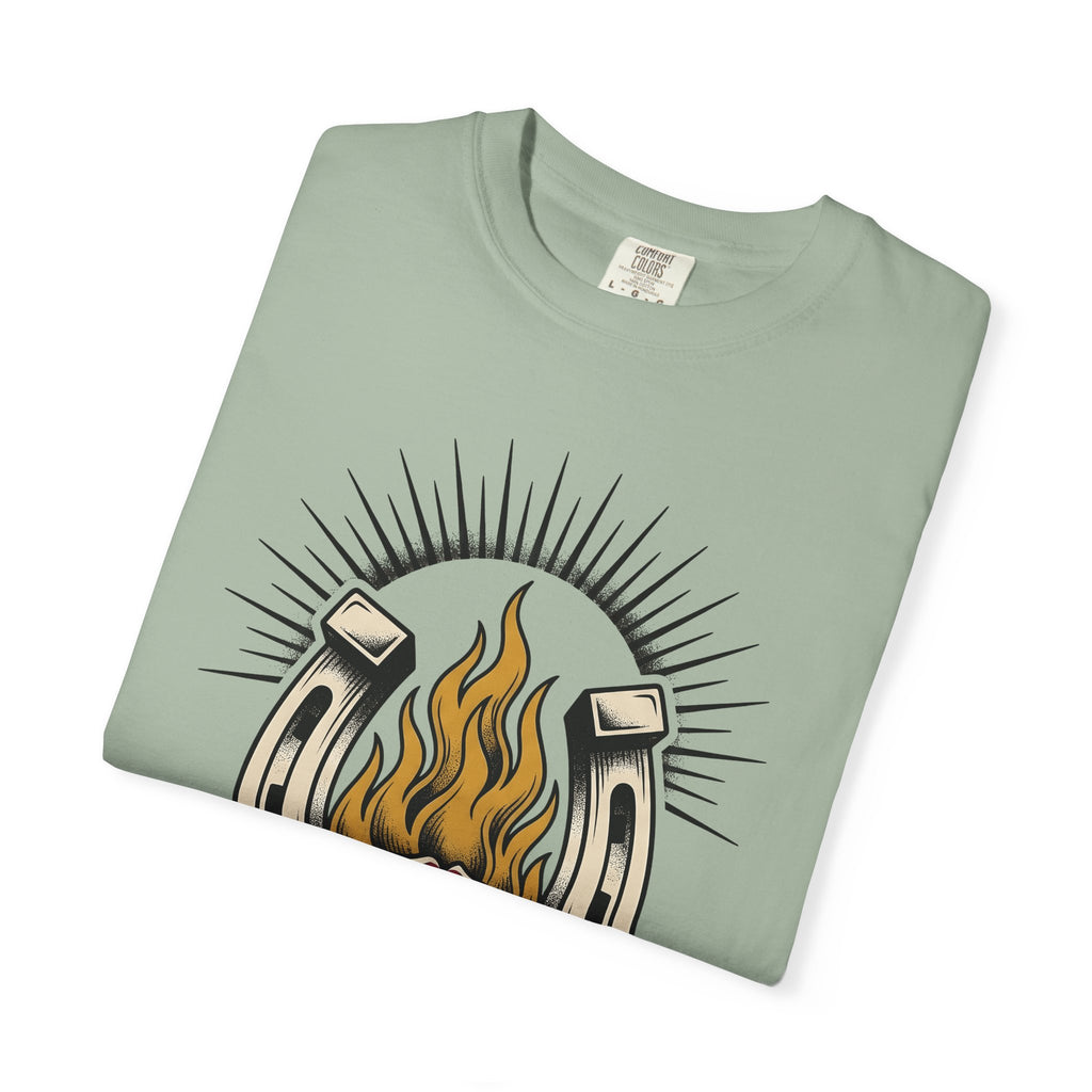 Horseshoe Blaze Rose T-Shirt Cowgirl Ranch Gift Women Classic Tattoo T-Shirt Rose Tattoo T-Shirt Cowgirl Fan Traditional Tattoo T-Shirt Farm